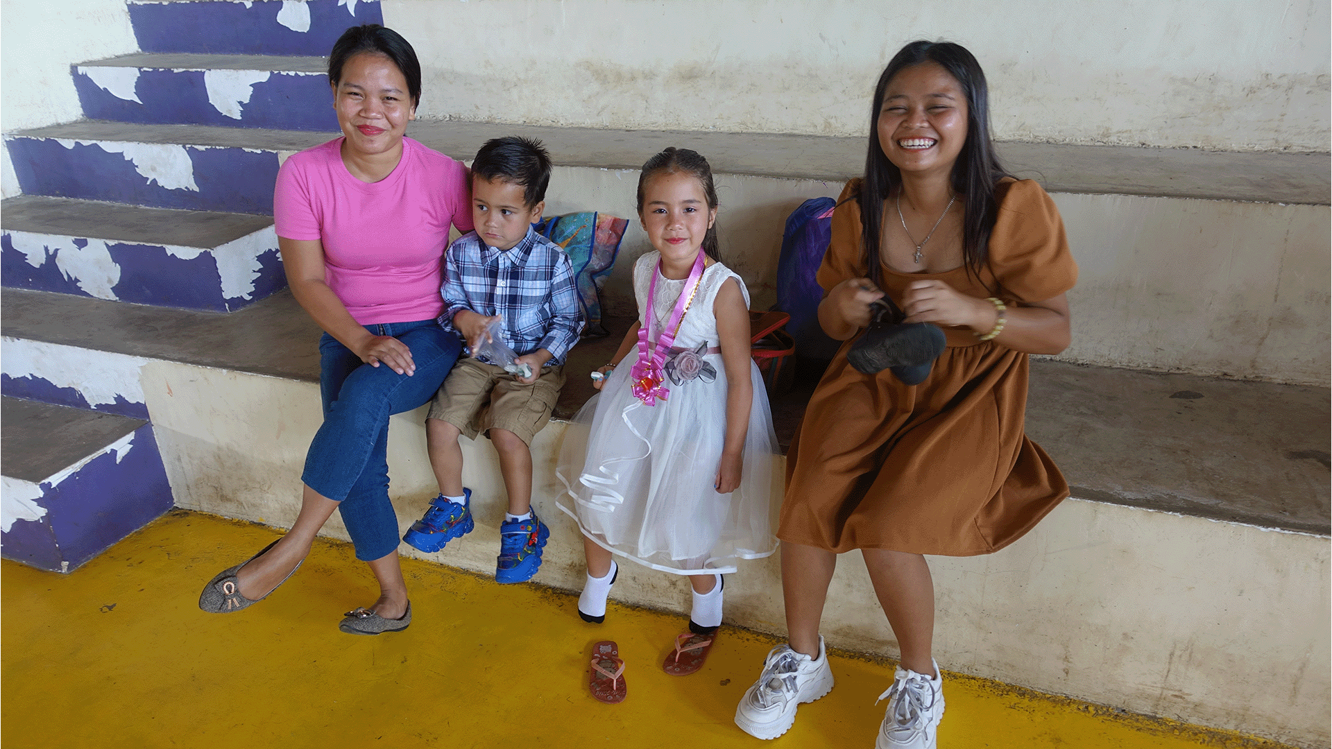 Philippines Lifestyle - Maria's Kindergarten Graduation!