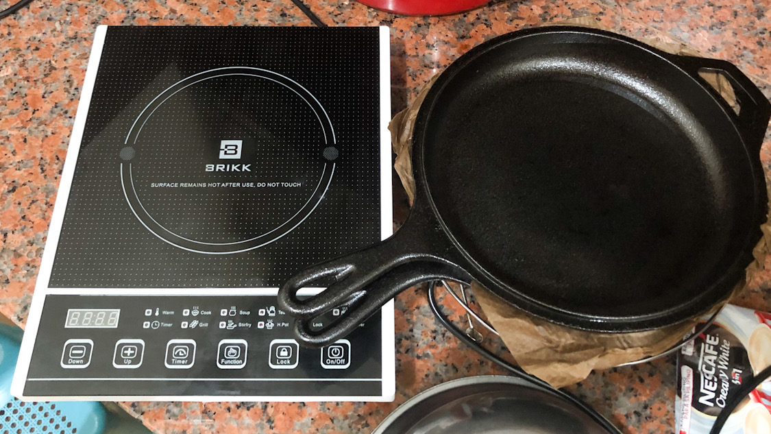 Brikk Bi Qe2 Induction Cooker And The Lodge 3 2 Quart Cast Iron